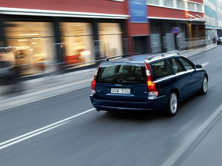  Volvo V70 T5 2005 года  (фото 5 из 9)